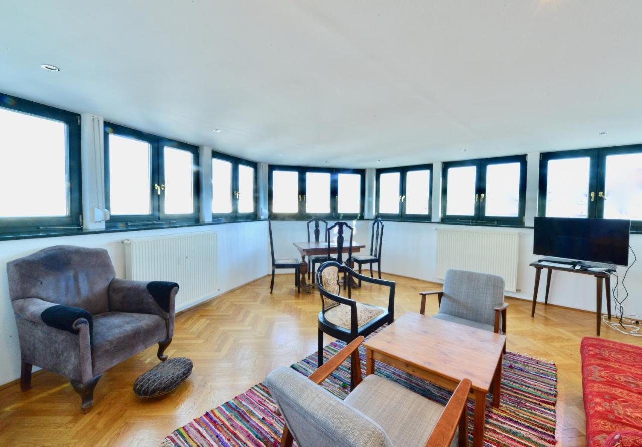 Spacious Flat With Panoramic View Wiedeń